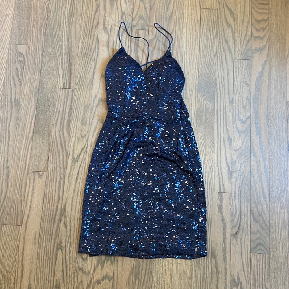 NWT HELLO MOLLY SEQUINED NAVY BLUE DREES PERFECT CONDITION